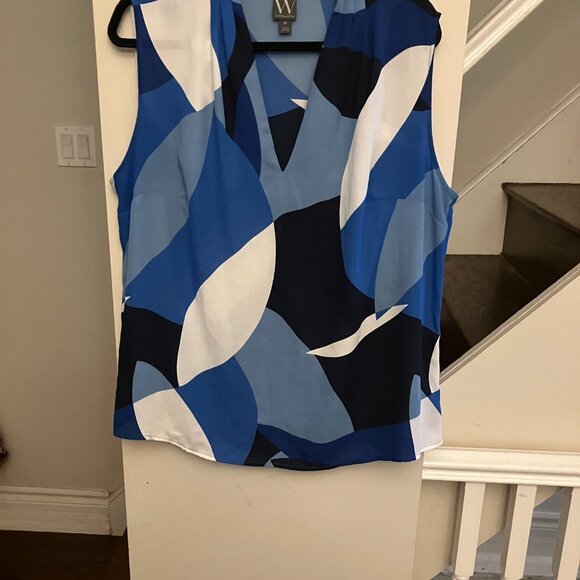 Sleeveless Top in Blues and White - Picture 3 of 8